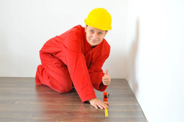 Arquiteto real fazendo renovação de casa — Fotografia de Stock