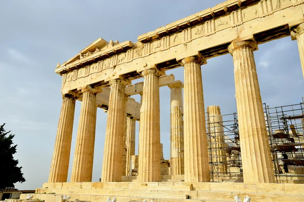 Parhenon ที่ Acropolis ในเอเธนส์ — ภาพถ่ายสต็อก