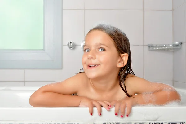 Girl in a bathtub — Stock Photo, Image