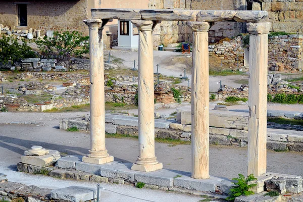 Gamla biblioteket Hadrianus, staden Aten, Grekland — Stockfoto