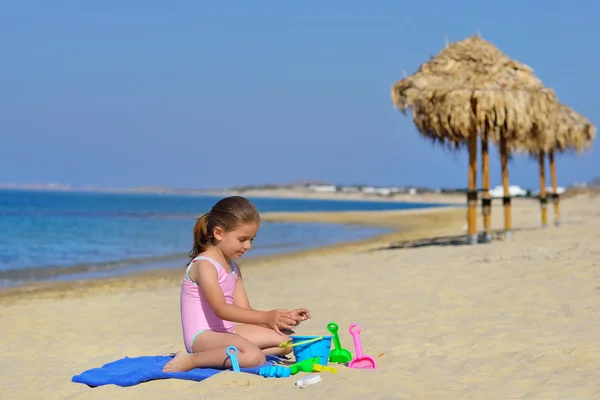 Real toddler girl enjoying her summer vacation — Stock Photo, Image