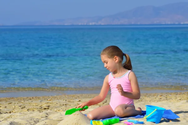 Real toddler girl enjoying her summer vacation — Stock Photo, Image