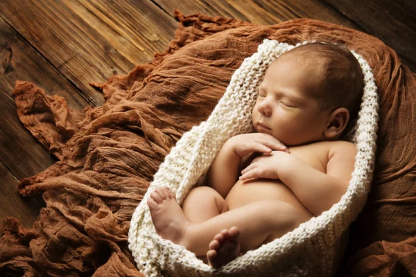 Νεογέννητο μωρό ύπνου, στον ύπνο νέο γεννημένο παιδί — Φωτογραφία Αρχείου