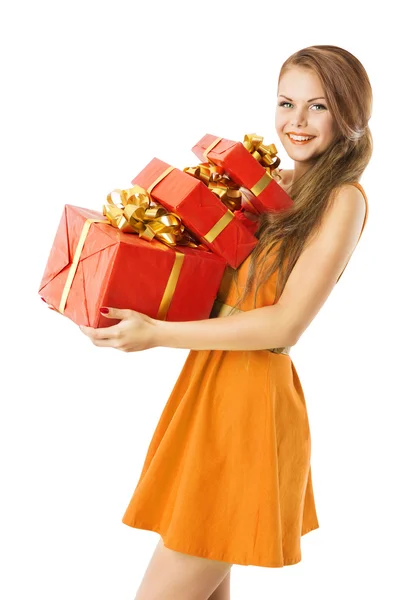 Mujer sosteniendo regalos regalos cajas, modelo chica blanco aislado — Foto de Stock