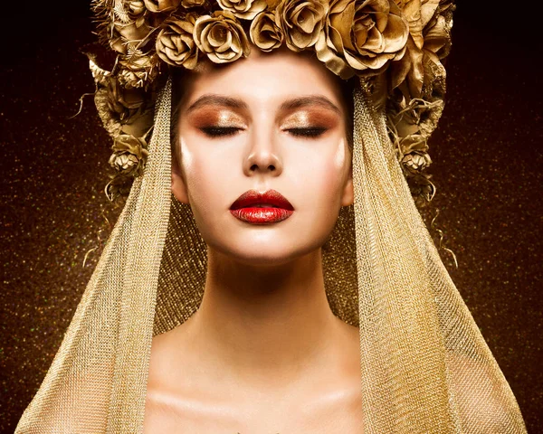 Crown Woman Golden Make Fashion Girl Portret Met Gesloten Ogen — Stockfoto