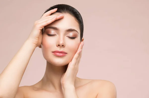 Cuidado Piel Cara Hermosa Mujer Maquillaje Natural Tratamiento Salud Piel — Foto de Stock