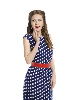 İçinde Polka Dot, Retro kız PIN saç stili, güzellik makyaj ve saç modeli, beyaz arka plan üzerinde izole kadın
