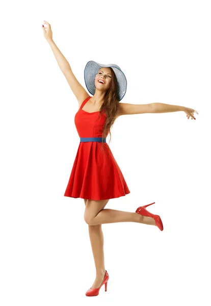 Donna in abito rosso cappello da spiaggia felice di andare a braccia aperte, isolato bianco — Foto Stock