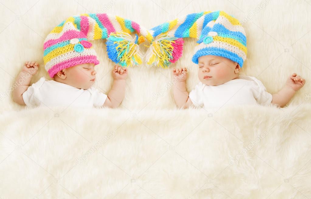 Twins Babies Sleep in Hat, Newborn Kids Sleeping, New Born