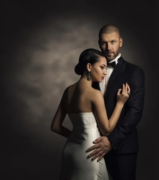 Couple in Black Suit and White Dress, Rich Man and Fashion Woman — Stock Photo, Image