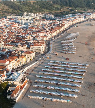 Uçuruma Portekizce plaj