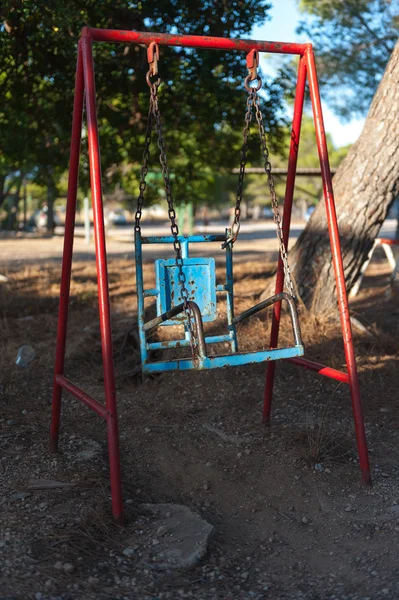 Vintage enferrujado swing — Fotografia de Stock