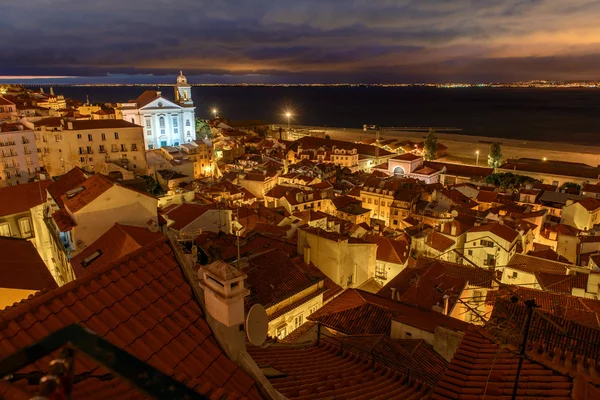 Lisbona paesaggio urbano notturno — Foto Stock