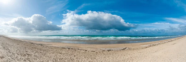 Панорамный пляж — стоковое фото