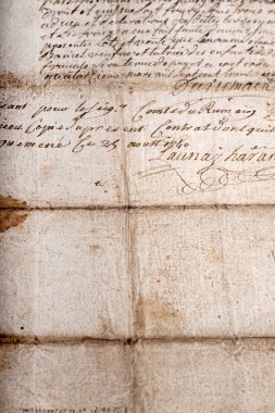 Eski lekeli Fransız el yazması