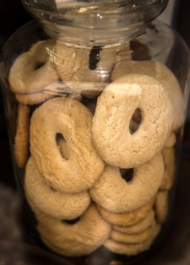 Cam kavanozdaki kurabiyeler