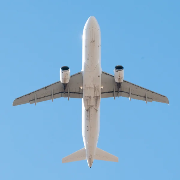 Flying plane — Stock Photo, Image