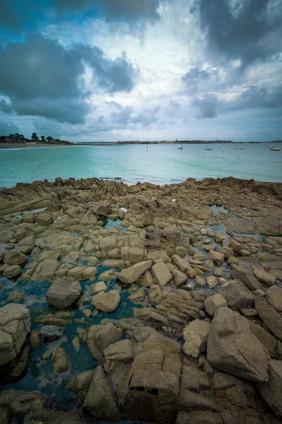 Rocas junto al mar —  Fotos de Stock