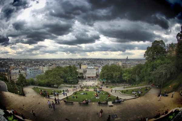 Fırtınalı bir günde Montmartre görüntülemek — Stok fotoğraf