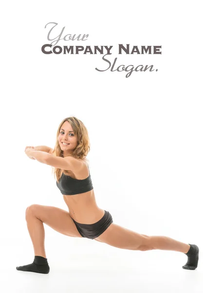 Giovane donna stretching — Foto Stock