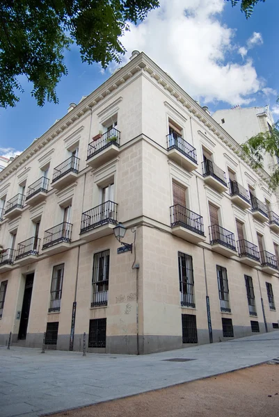 Klassisches gebäude in madrid — Stockfoto