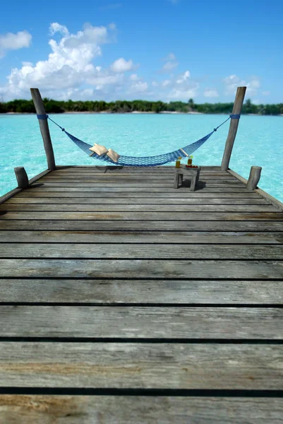 Hangmat in tropische pier — Stockfoto