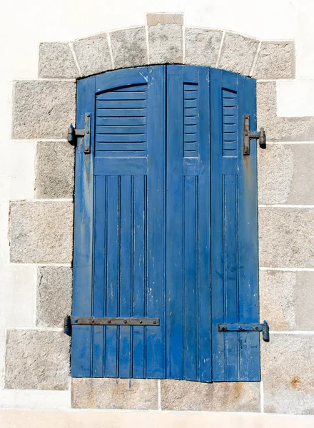 Blaue Rollläden — Stockfoto