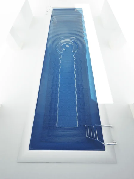 Длинный и узкий бассейн — стоковое фото
