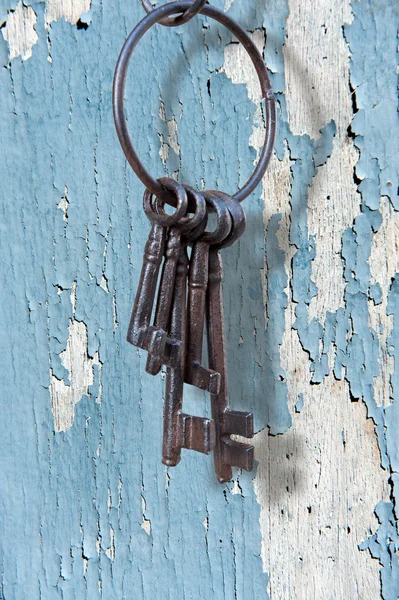 Ancient key ring, grunge — Stock Photo, Image