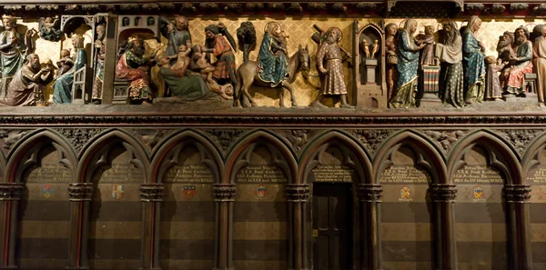 Esculturas antiguas de la catedral — Foto de Stock