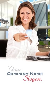 Kartvizitine teslim kadın