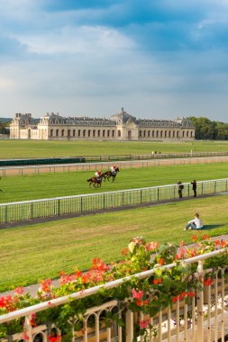 Chantilly dolarını