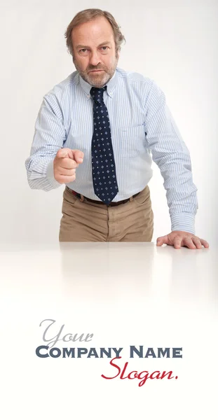 Homem de negócios sério apontando o dedo — Fotografia de Stock