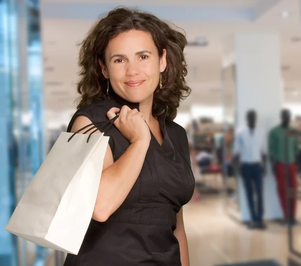 Brunette at the mall — Stock Photo, Image