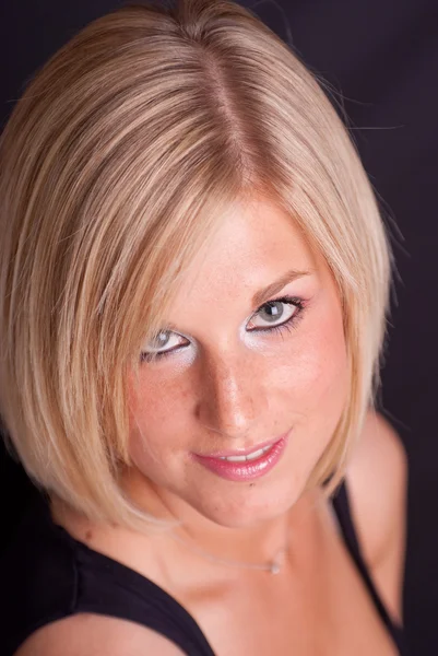 Blond bob flicka — Stockfoto