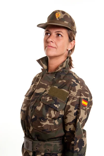 Kvinnlig soldat ständiga uppmärksamhet — Stockfoto