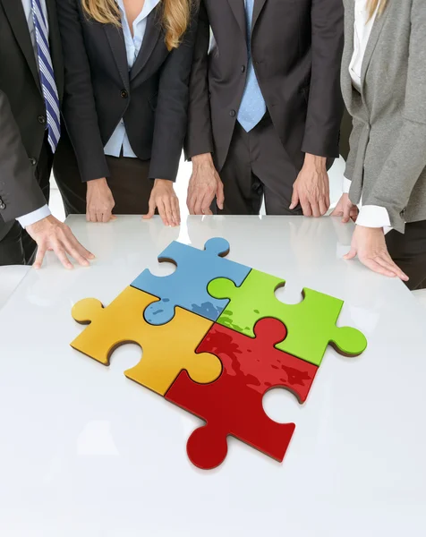 Puzzle meeting — Stock Photo, Image