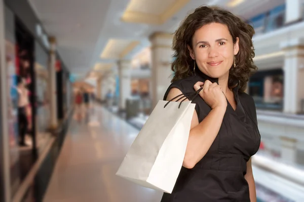 Brunette at the mall — Stock Photo, Image