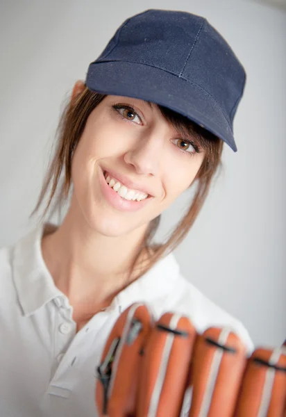 Chica con guante de béisbol — Foto de Stock