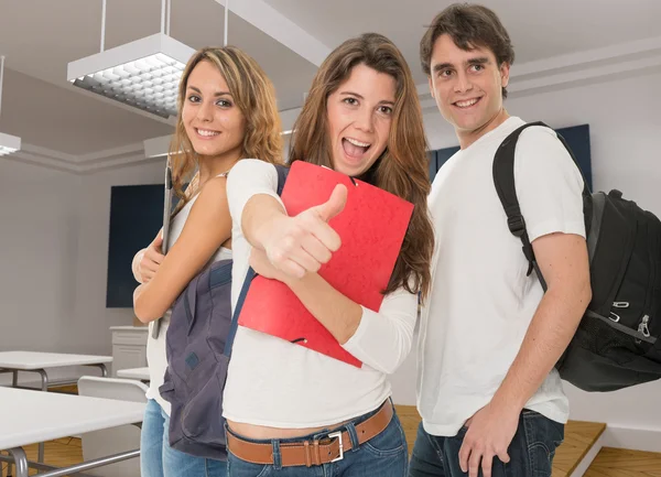 Glückliche Studenten — Stockfoto