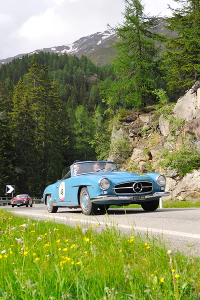 Ein blauer Mercedes 190 sl — Stockfoto