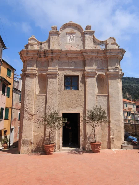 Kirche in tellaro — Stockfoto