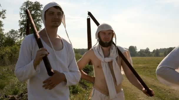Happy men in medieval costumes — Stock Video