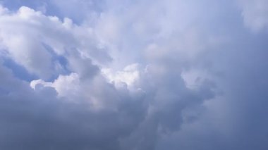 Bulutların hareketlerinin zamanı. Hava kütlesi hareketlerinin dinamiği..