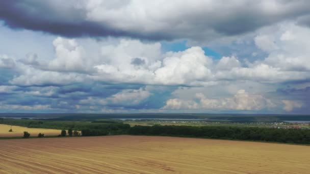 Blick Auf Den Fluss Berd Russland Die Nähe Der Städte — Stockvideo