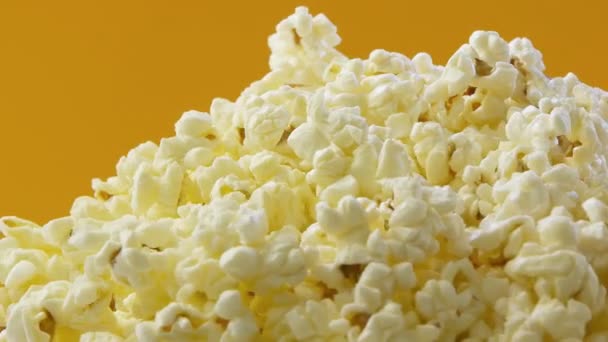 Heap of popcorn — Stockvideo