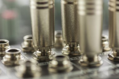 ses karıştırıcı bağlı kablo ile ses konektörleri