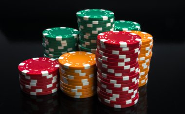 Siyah arka plan üzerine fiş yığınları Casino.