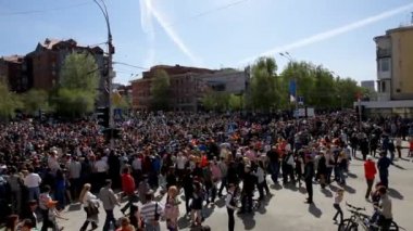 Büyük Vatanseverlik Savaşı zaferle 70 yıldönümü adanmış geçit insanlara