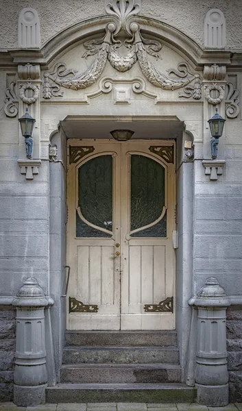 Дверь в стиле ар-деко — стоковое фото
